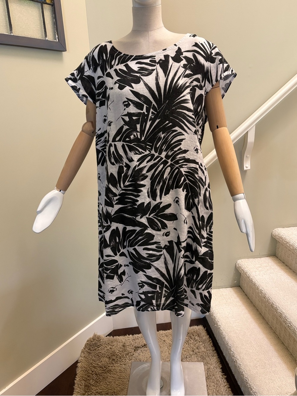 100% Linen Black & White Tropical Leaf Made in Italy Midi Dress - Women NWOTs